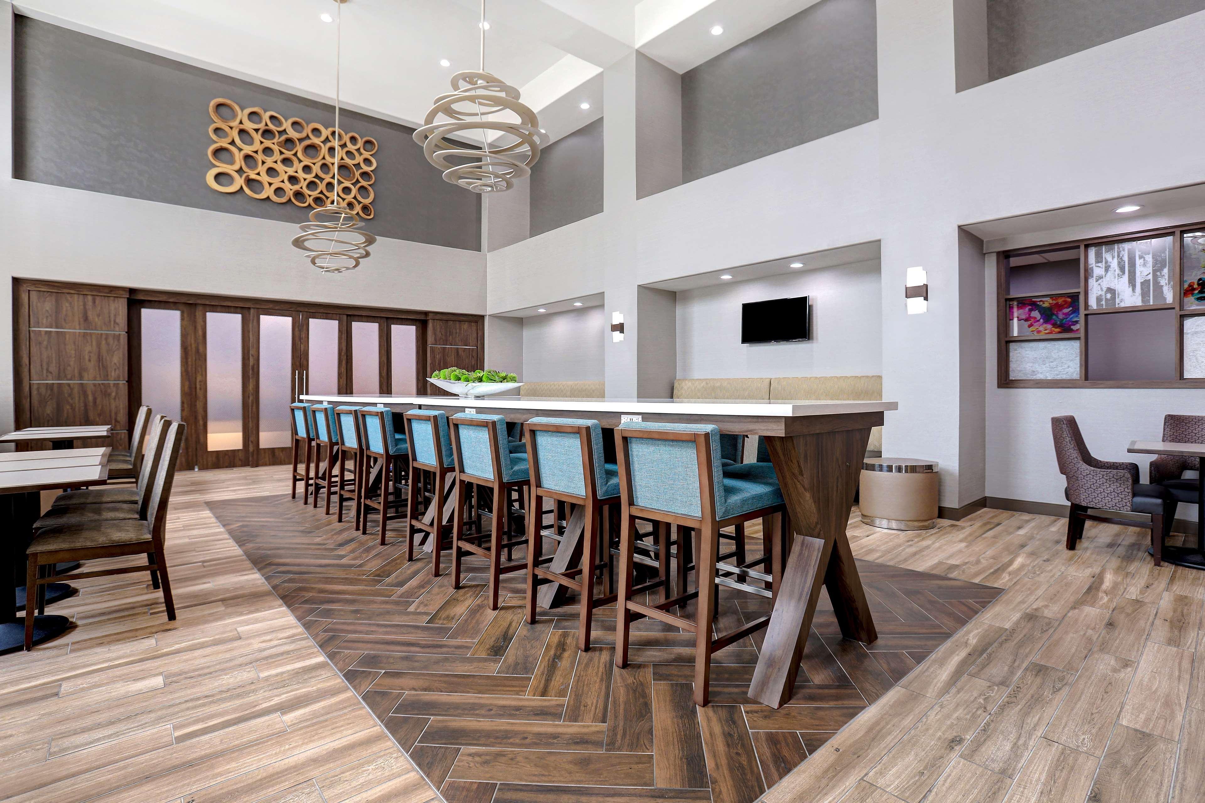 Hampton Inn & Suites Dallas-Desoto Exterior photo
