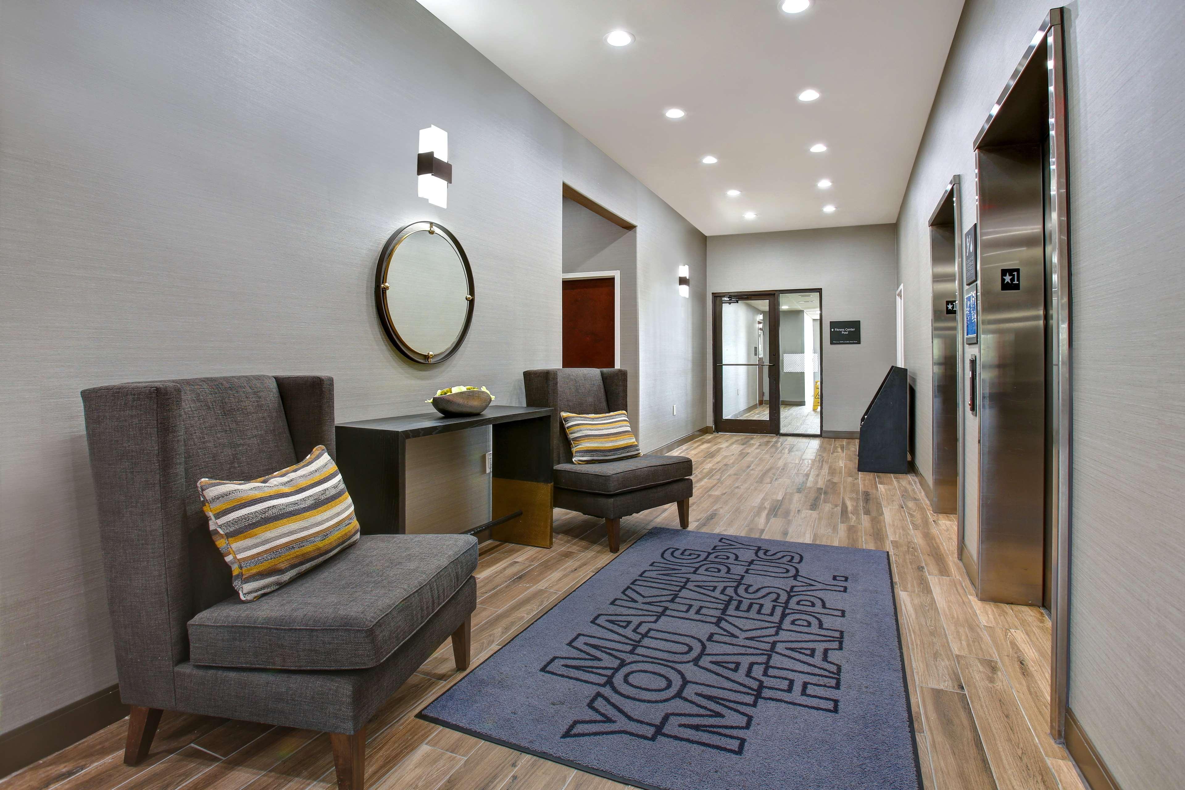 Hampton Inn & Suites Dallas-Desoto Exterior photo