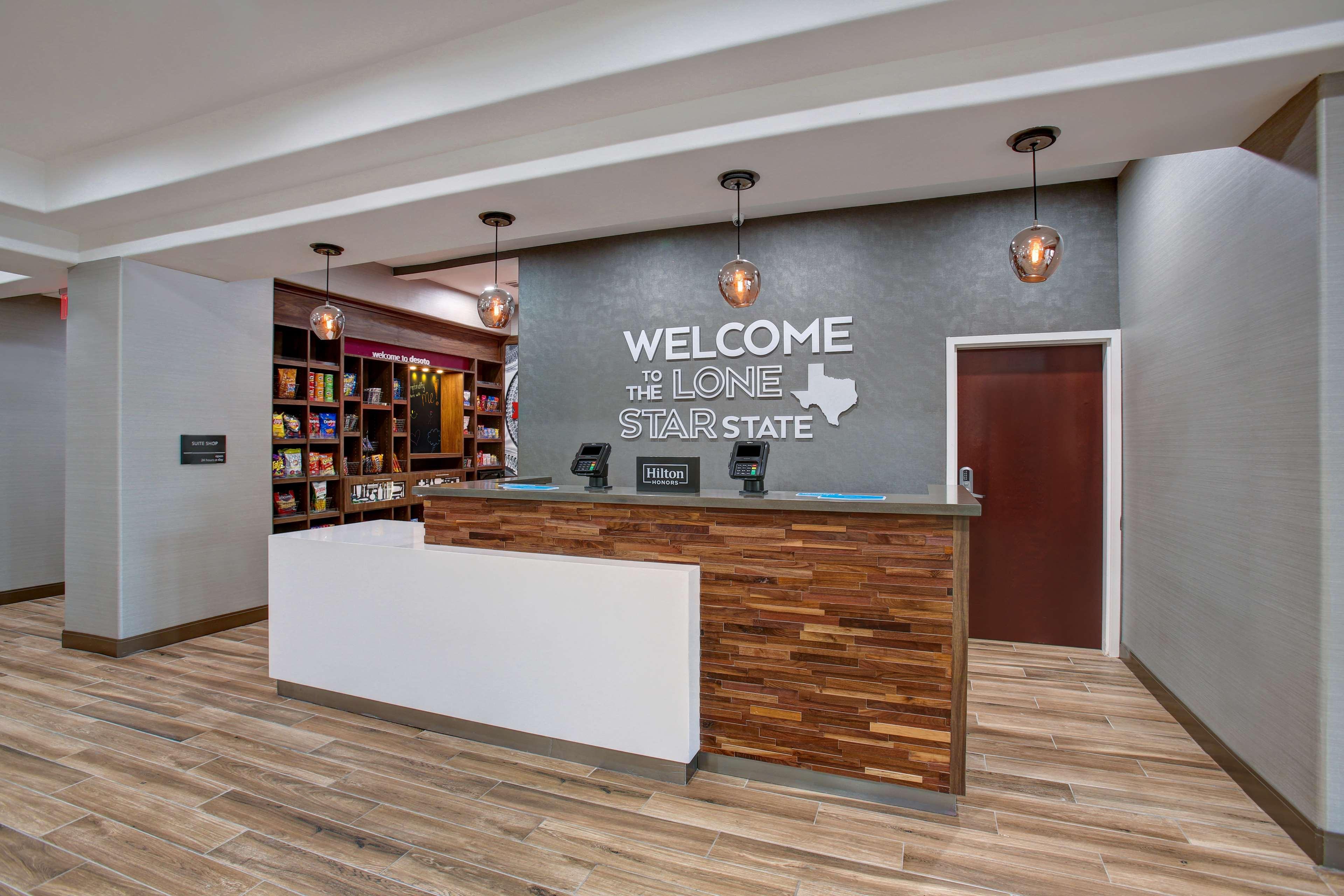 Hampton Inn & Suites Dallas-Desoto Exterior photo