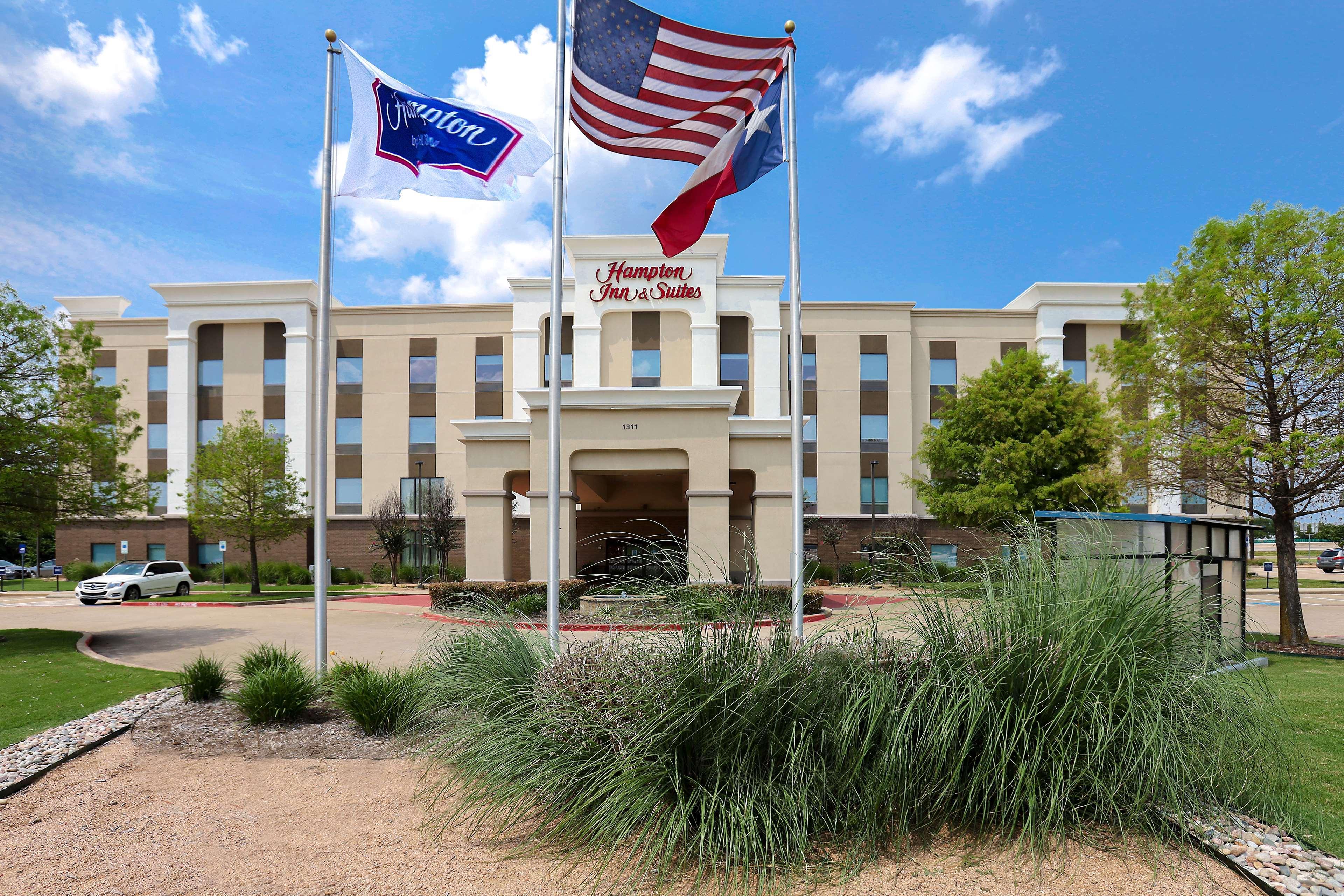 Hampton Inn & Suites Dallas-Desoto Exterior photo