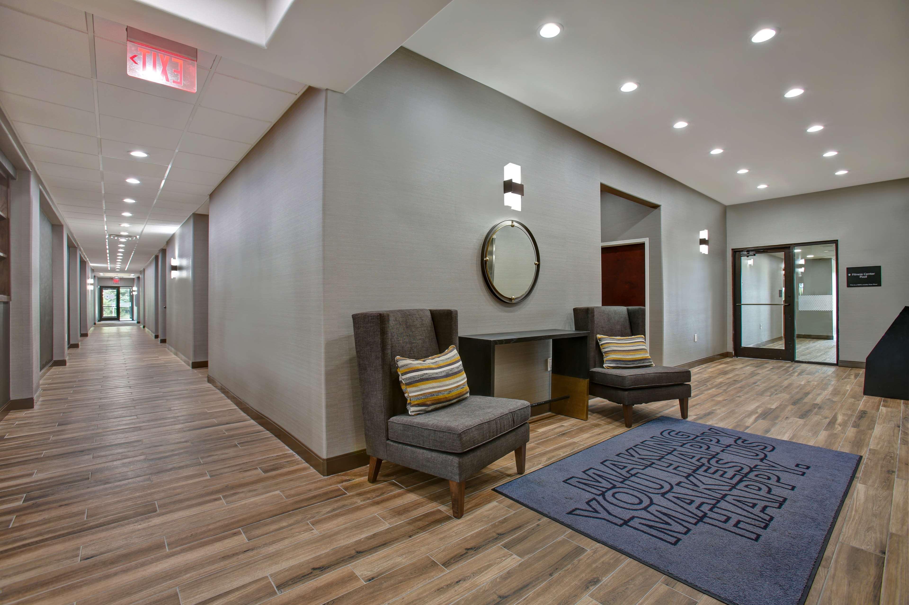 Hampton Inn & Suites Dallas-Desoto Exterior photo