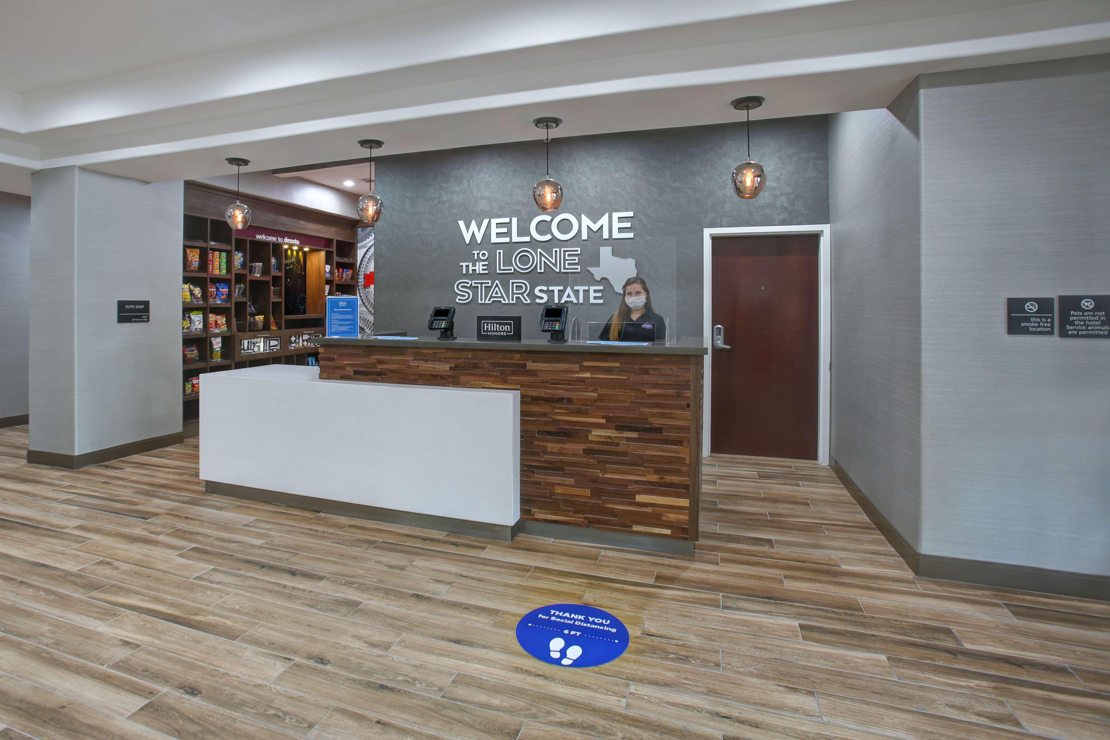 Hampton Inn & Suites Dallas-Desoto Exterior photo