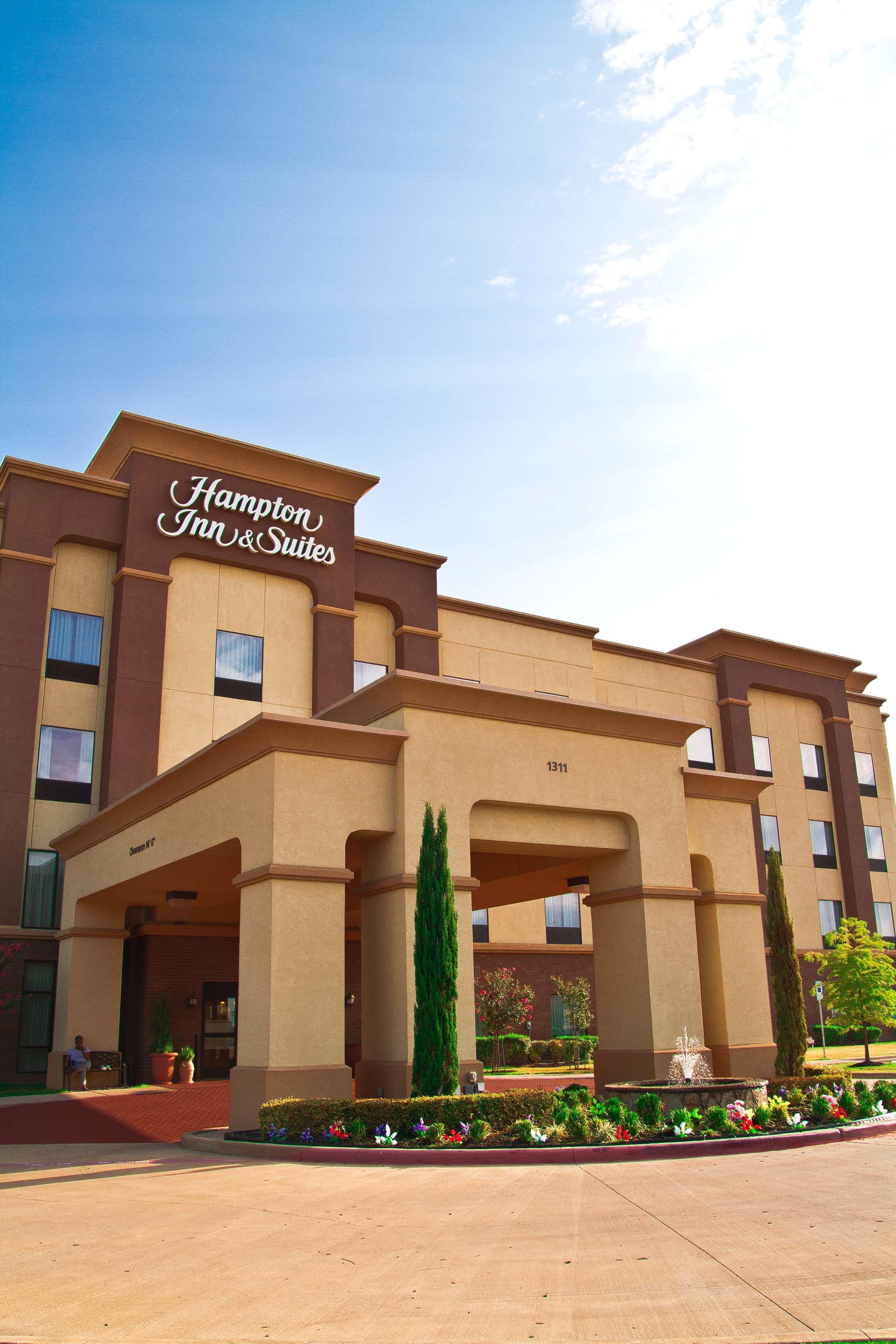 Hampton Inn & Suites Dallas-Desoto Exterior photo